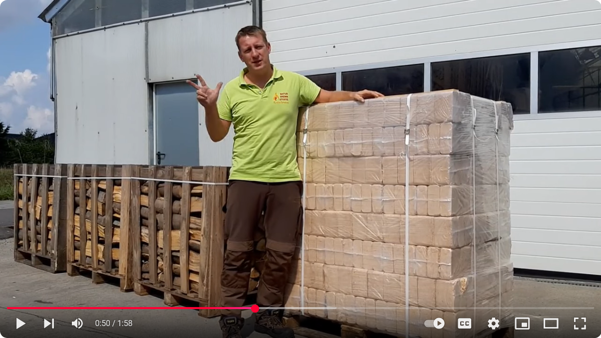 Kunde fragt - Wir antworten ... Holzbriketts vs. Kaminholz