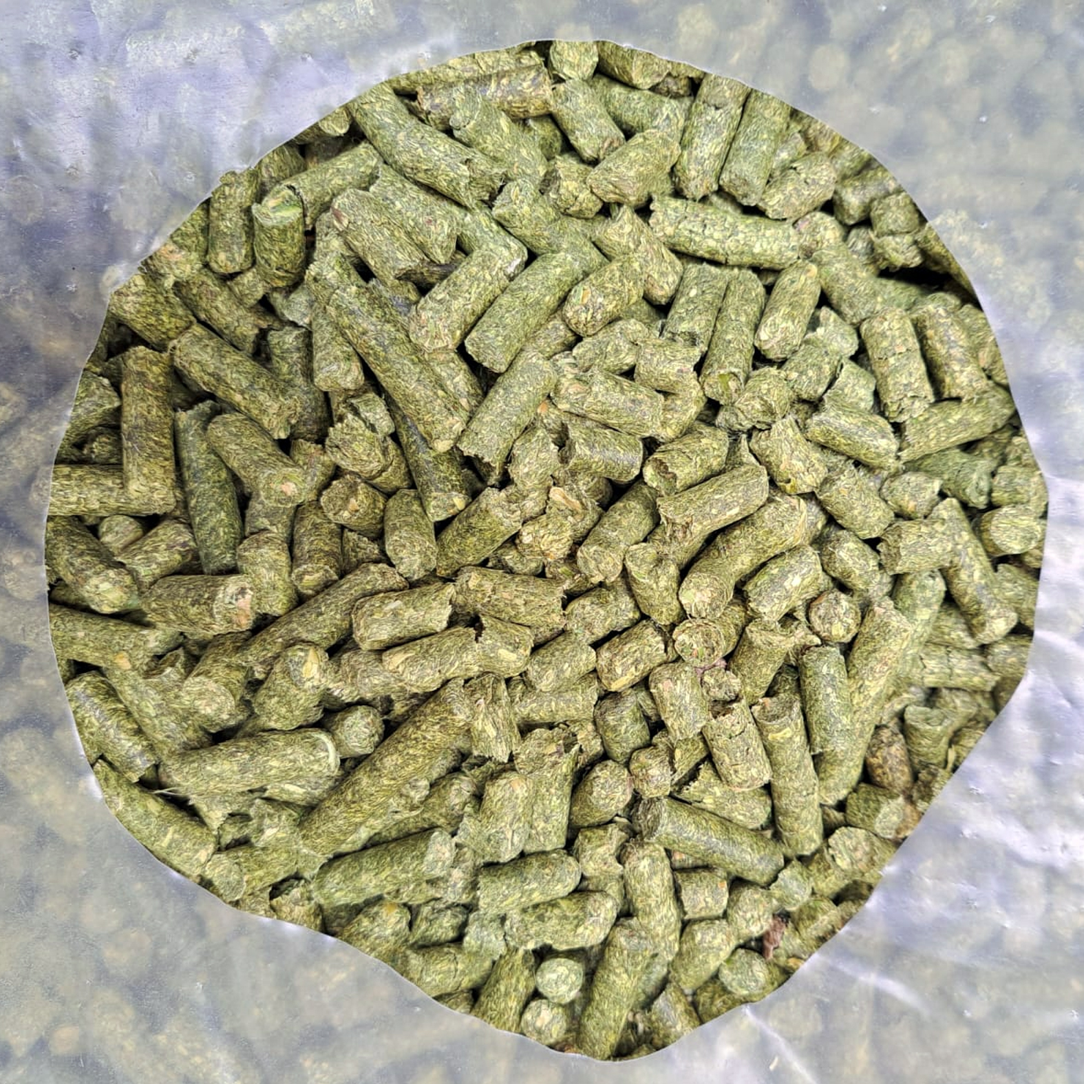 15kg Futtermittel: Luzerne-Pellets